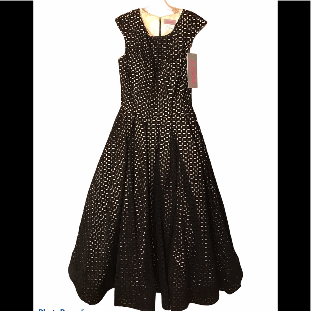 π Jovani Fit and Flare Black Cocktail Dress size 6 - Picture 2 of 9